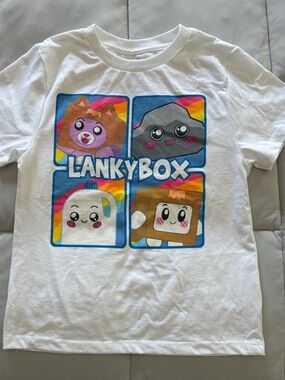 BNW Boys Lanky Box Clipped Characters Graphic Tee, Size M